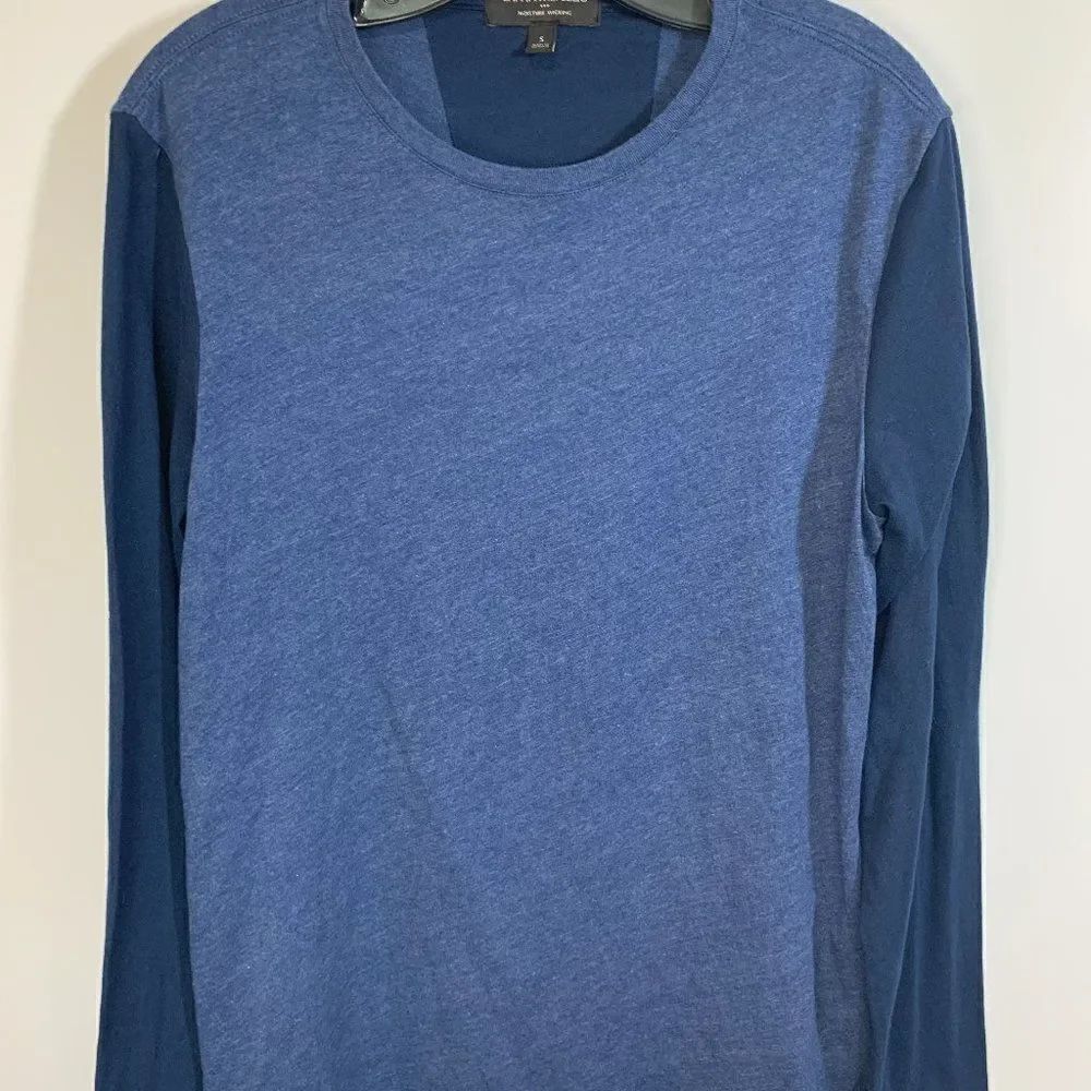 BananaāRepublicĀ LongāSleeveāMoistureāWickingāShirt